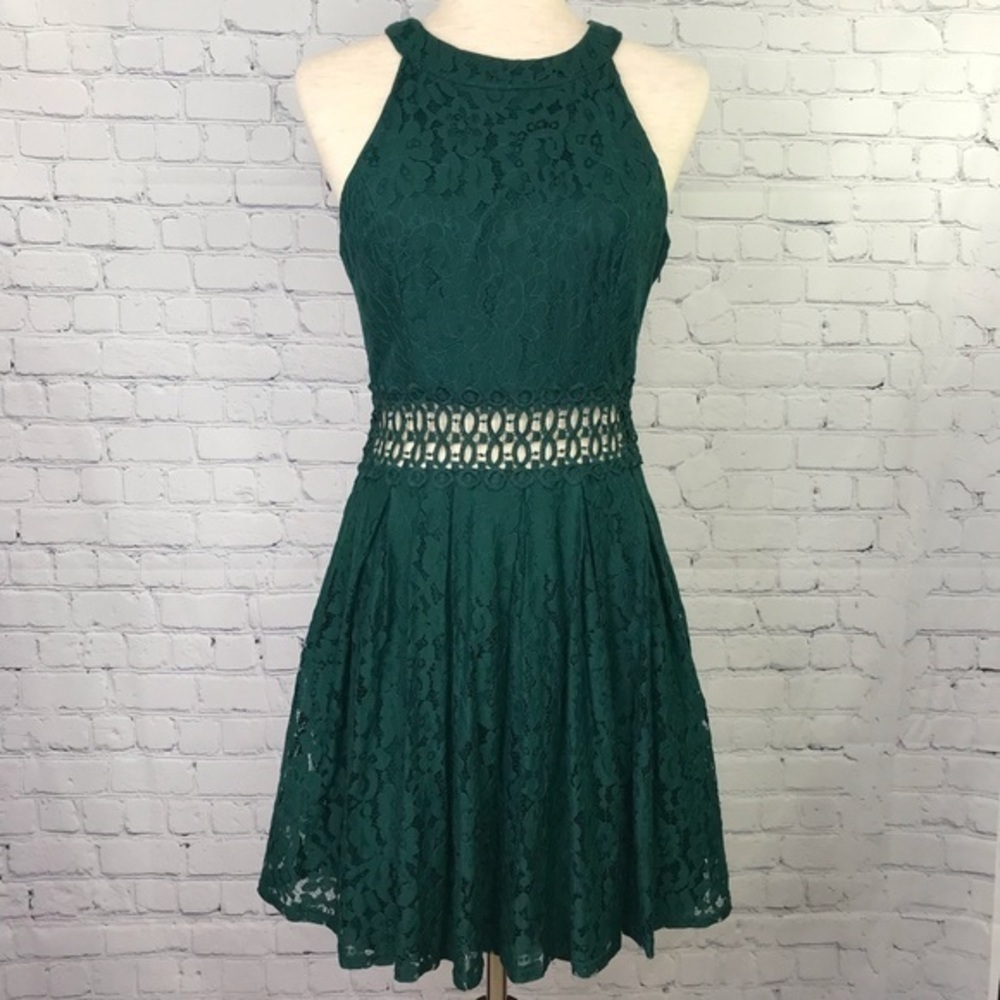 FRANCESCA’S Evergreen Aubrielle Lace Dress NWT sz M - Picture 4 of 12